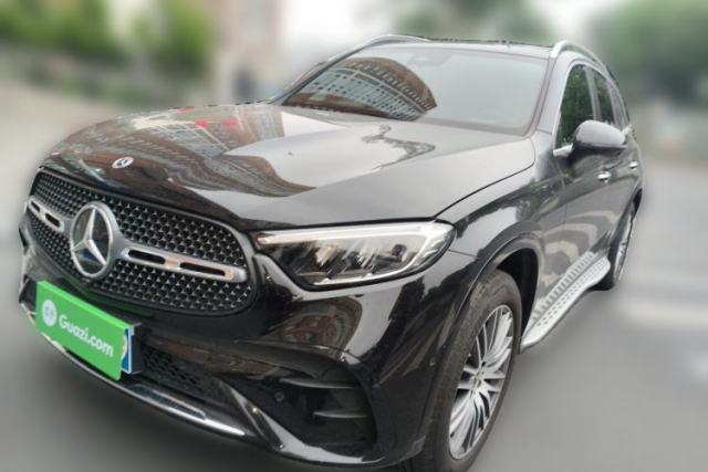 Ojetý Mercedes-Benz GLC 2025 GLC 300 L 4MATIC Dynamic Model 5 Seats