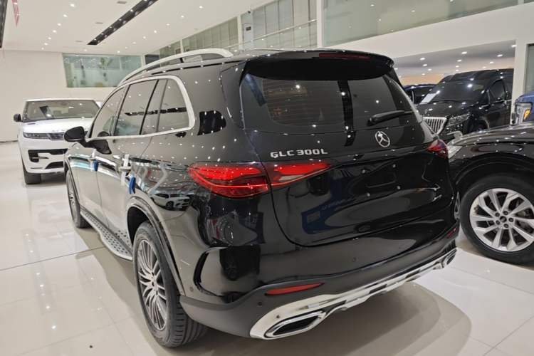 Used Mercedes-Benz GLC 2025 GLC 300 L 4MATIC Dynamic Model 5 Seats Rear Left 45 Deg