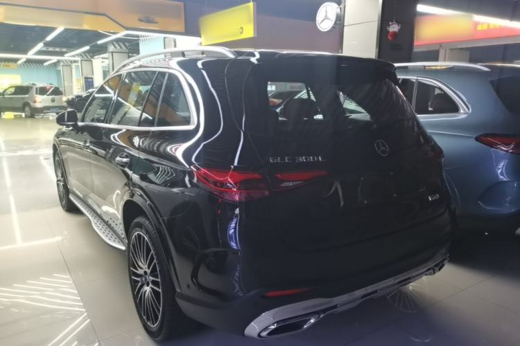 Used Mercedes-Benz GLC 2025 GLC 300 L 4MATIC Luxury Model 5 Seats Rear Left 45 Deg