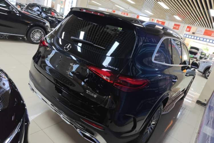 Used Mercedes-Benz GLC 2025 GLC 300 L 4MATIC Dynamic Model 5 Seats Rear Right 45 Deg
