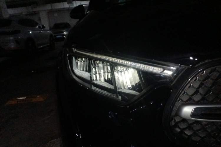 Used Mercedes-Benz GLC 2025 GLC 260 L 4MATIC Luxury Model Right Front Headlight