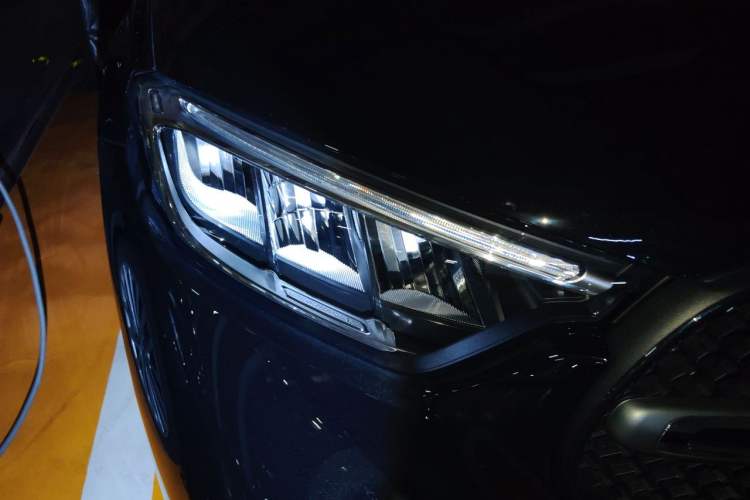 Used Mercedes-Benz GLC 2025 Refreshed GLC 300 L 4MATIC Dynamic Version 5 Seats Right Front Headlight