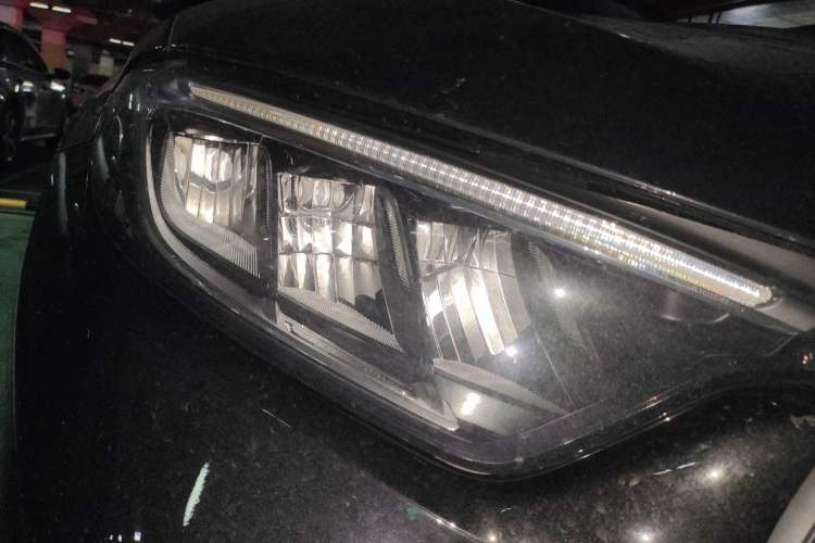 Used Mercedes-Benz GLC 2025 Refreshed GLC 300 L 4MATIC Dynamic Version 5 Seats Right Front Headlight