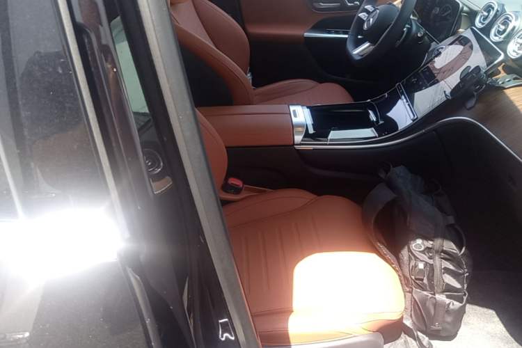 Used Mercedes-Benz GLC 2025 Refreshed GLC 300 L 4MATIC Dynamic Version 5 Seats Right Front Seat