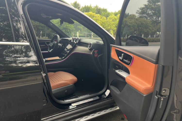 Used Mercedes-Benz GLC 2025 Refreshed GLC 300 L 4MATIC Dynamic Version 5 Seats Right Front Seat