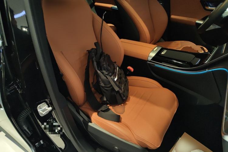 Used Mercedes-Benz GLC 2025 Refresh GLC 260 L 4MATIC Dynamic Edition Right Front Seat