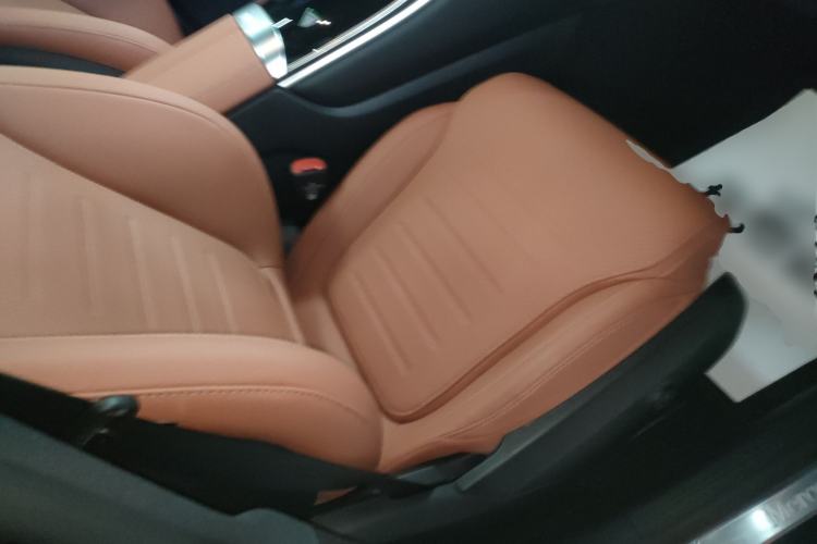 Used Mercedes-Benz GLC 2025 Refreshed GLC 300 L 4MATIC Dynamic Version 5 Seats Right Front Seat