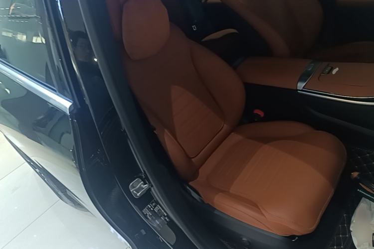 Used Mercedes-Benz GLC 2025 Refresh GLC 260 L 4MATIC Dynamic Edition Right Front Seat