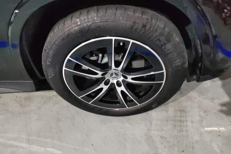 Used Mercedes-Benz GLC 2025 Facelift GLC 260 L 4MATIC Luxury Edition Right Front Wheel Hub
