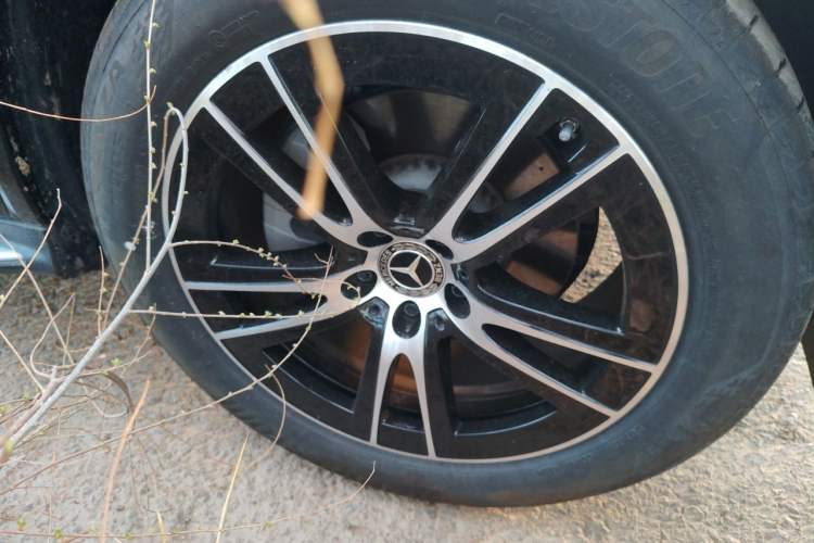 Used Mercedes-Benz GLC 2025 GLC 260 L 4MATIC Luxury Model Right Front Wheel Hub