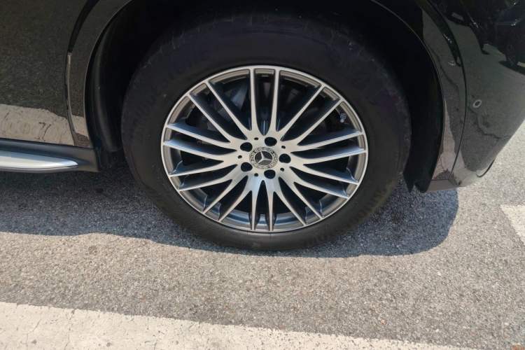Used Mercedes-Benz GLC 2025 GLC 300 L 4MATIC Dynamic Model 5 Seats Right Front Wheel Hub