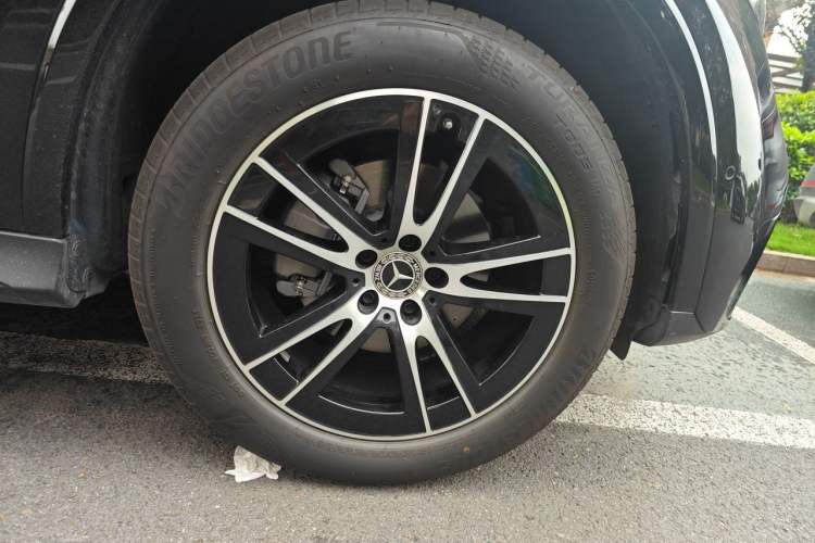 Used Mercedes-Benz GLC 2025 GLC 260 L 4MATIC Luxury Model Right Front Wheel Hub