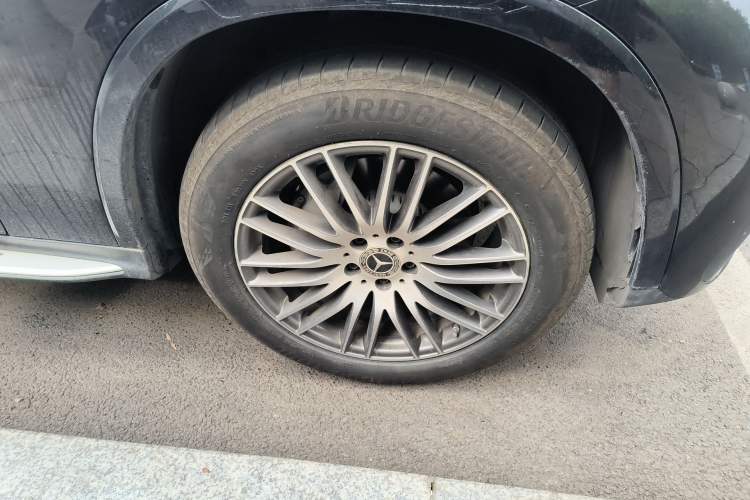 Used Mercedes-Benz GLC 2025 GLC 300 L 4MATIC Dynamic Model 5 Seats Right Front Wheel Hub