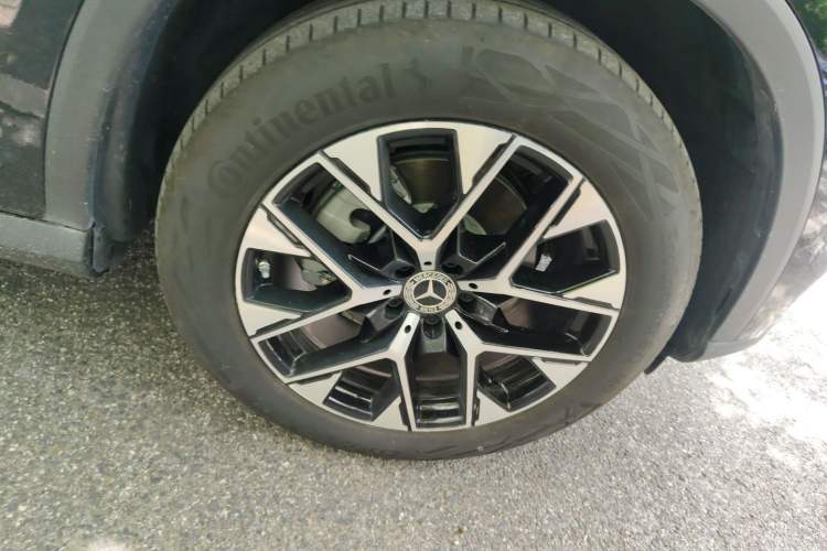 Used Mercedes-Benz GLC 2025 Refresh GLC 260 L 4MATIC Dynamic Edition Right Front Wheel Hub