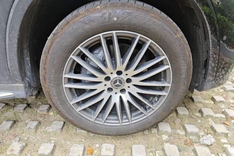 Used Mercedes-Benz GLC 2025 Refreshed GLC 300 L 4MATIC Dynamic Version 5 Seats Right Front Wheel Hub