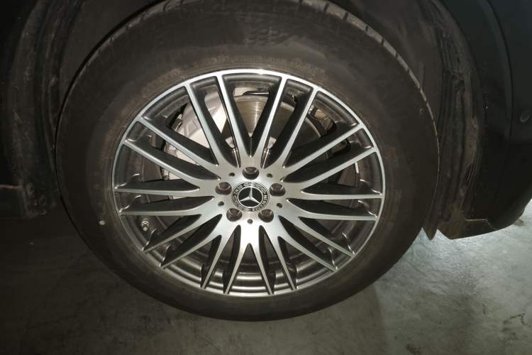 Used Mercedes-Benz GLC 2025 GLC 300 L 4MATIC Dynamic Model 5 Seats Right Front Wheel Hub