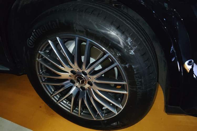 Used Mercedes-Benz GLC 2025 Refreshed GLC 300 L 4MATIC Dynamic Version 5 Seats Right Front Wheel Hub