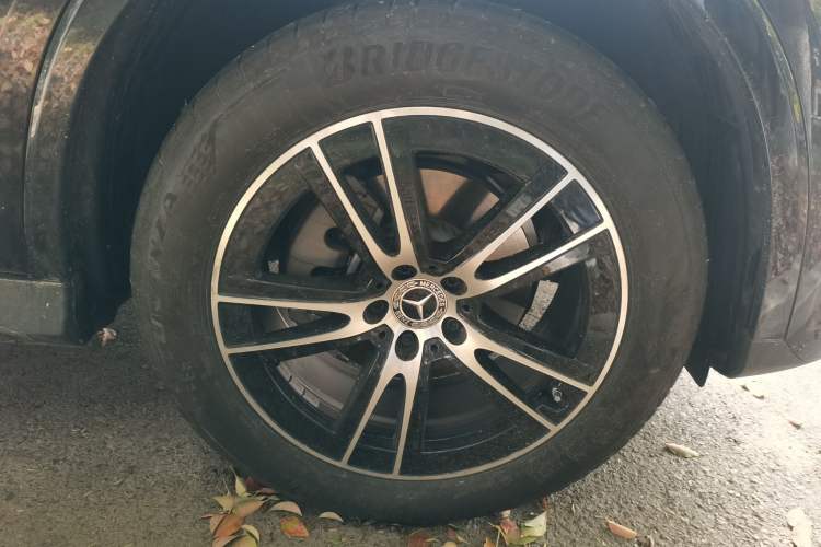 Used Mercedes-Benz GLC 2025 Facelift GLC 260 L 4MATIC Luxury Edition Right Front Wheel Hub