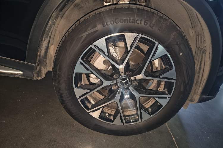 Used Mercedes-Benz GLC 2025 Refresh GLC 260 L 4MATIC Dynamic Edition Right Front Wheel Hub