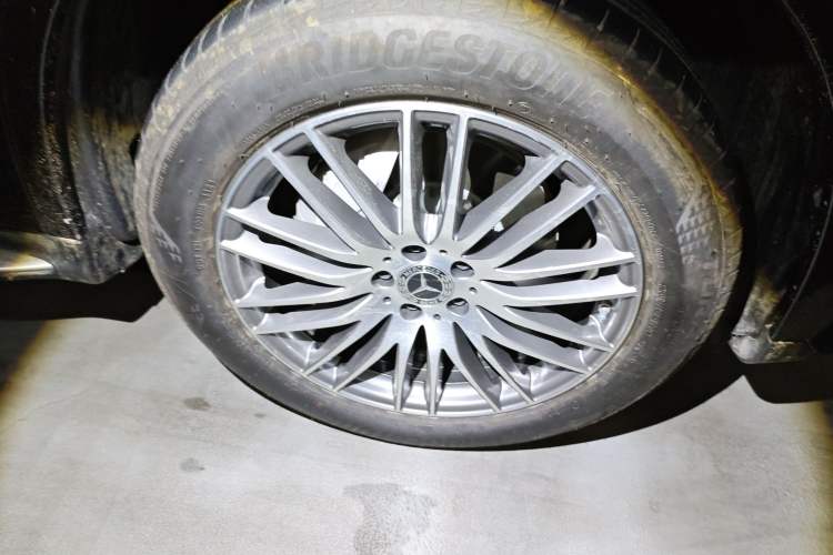 Used Mercedes-Benz GLC 2025 Refreshed GLC 300 L 4MATIC Dynamic Version 5 Seats Right Front Wheel Hub