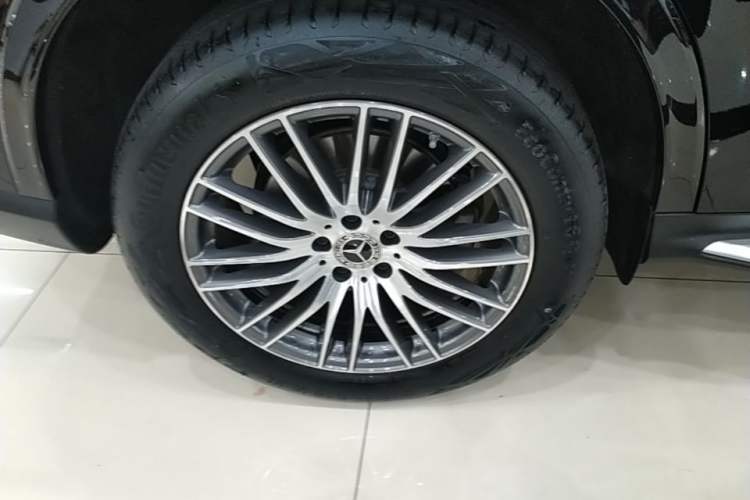 Used Mercedes-Benz GLC 2025 Refreshed GLC 300 L 4MATIC Dynamic Version 5 Seats Right Rear Wheel Hub