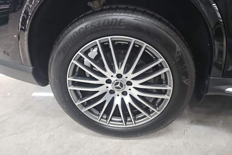 Used Mercedes-Benz GLC 2025 Refreshed GLC 300 L 4MATIC Dynamic Version 5 Seats Right Rear Wheel Hub