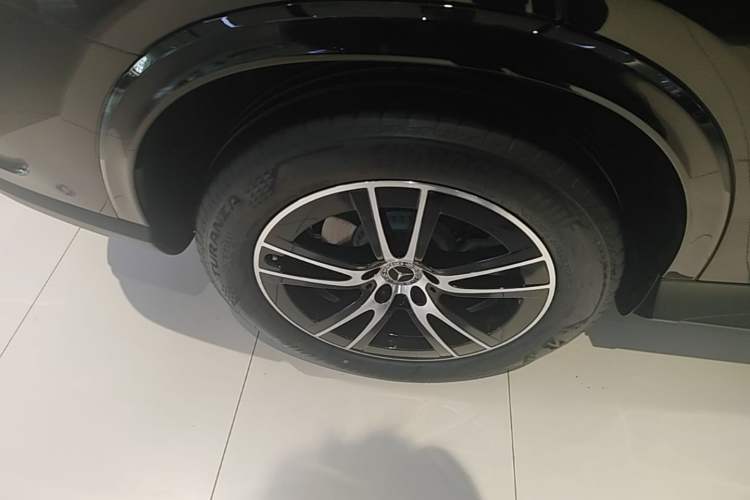 Used Mercedes-Benz GLC 2025 Facelift GLC 260 L 4MATIC Luxury Edition Right Rear Wheel Hub