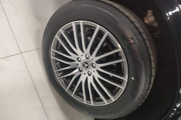 Used Mercedes-Benz GLC 2025 GLC 300 L 4MATIC Dynamic Model 5 Seats Right Rear Wheel Hub