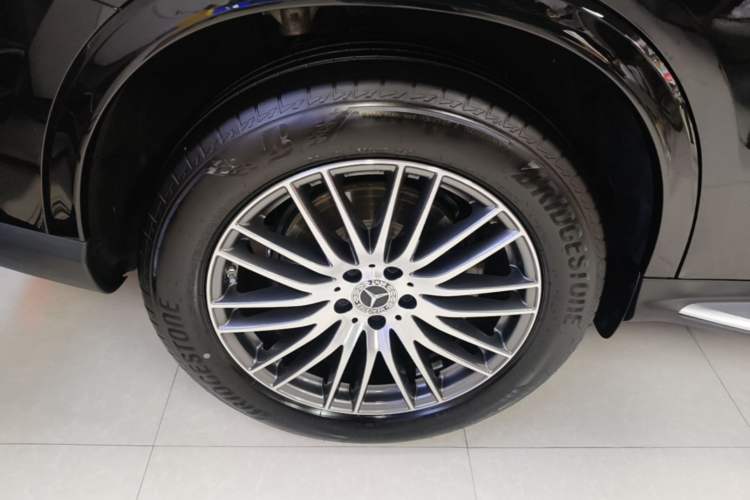 Used Mercedes-Benz GLC 2025 Refreshed GLC 300 L 4MATIC Dynamic Version 5 Seats Right Rear Wheel Hub