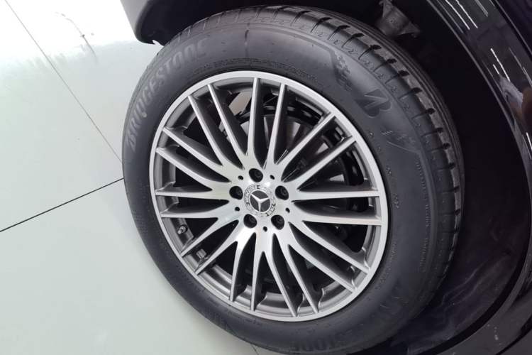 Used Mercedes-Benz GLC 2025 GLC 300 L 4MATIC Dynamic Model 5 Seats Right Rear Wheel Hub