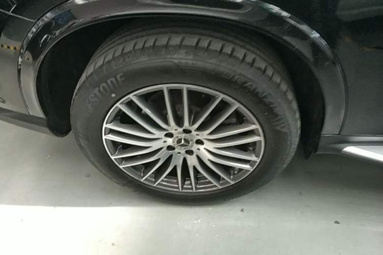 Used Mercedes-Benz GLC 2025 Refreshed GLC 300 L 4MATIC Dynamic Version 5 Seats Right Rear Wheel Hub