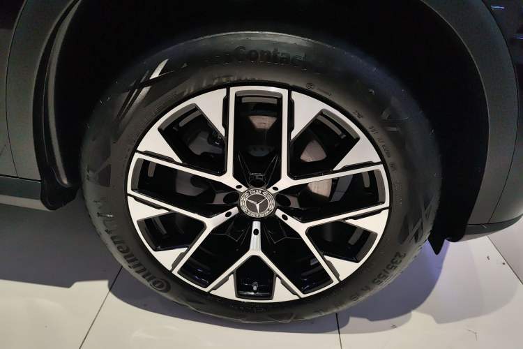 Used Mercedes-Benz GLC 2025 Refresh GLC 260 L 4MATIC Dynamic Edition Right Rear Wheel Hub