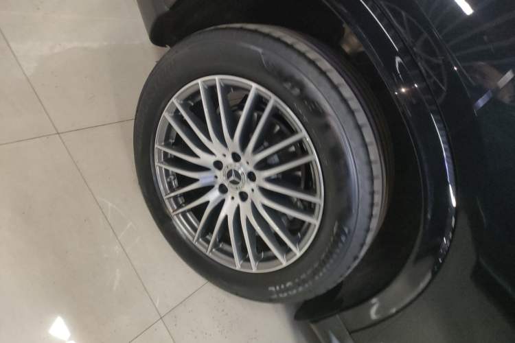 Used Mercedes-Benz GLC 2025 Refreshed GLC 300 L 4MATIC Dynamic Version 5 Seats Right Rear Wheel Hub