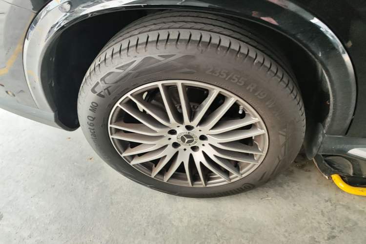 Used Mercedes-Benz GLC 2025 Refreshed GLC 300 L 4MATIC Dynamic Version 5 Seats Right Rear Wheel Hub