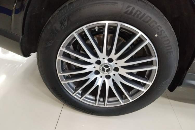 Used Mercedes-Benz GLC 2025 Refreshed GLC 300 L 4MATIC Dynamic Version 5 Seats Right Rear Wheel Hub