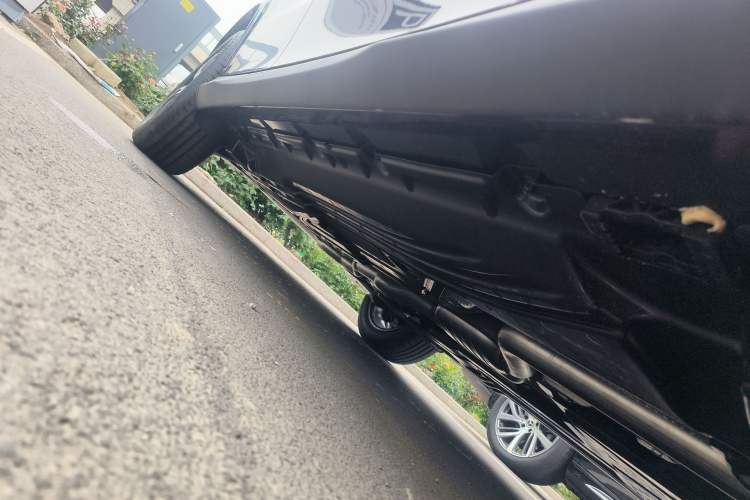 Used Mercedes-Benz GLC 2025 Facelift GLC 260 L 4MATIC Luxury Edition Right Side Sill