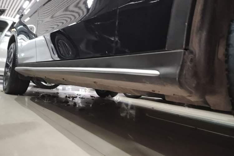 Used Mercedes-Benz GLC 2025 Refresh GLC 260 L 4MATIC Dynamic Edition Right Side Sill