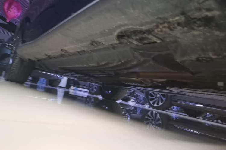 Used Mercedes-Benz GLC 2025 GLC 300 L 4MATIC Luxury Model 5 Seats Right Side Sill