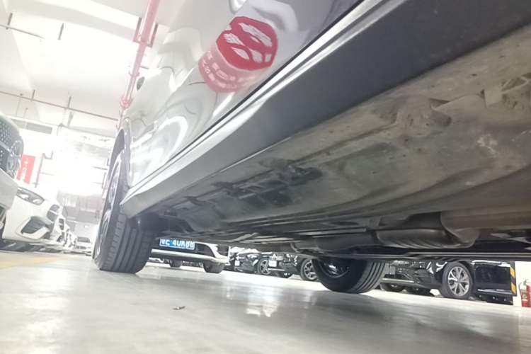 Used Mercedes-Benz GLC 2025 GLC 260 L 4MATIC Luxury Model Right Side Sill