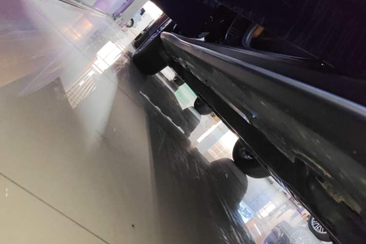 Used Mercedes-Benz GLC 2025 GLC 300 L 4MATIC Dynamic Model 5 Seats Right Side Sill