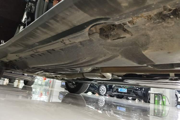 Used Mercedes-Benz GLC 2025 Refreshed GLC 300 L 4MATIC Dynamic Version 5 Seats Right Side Sill