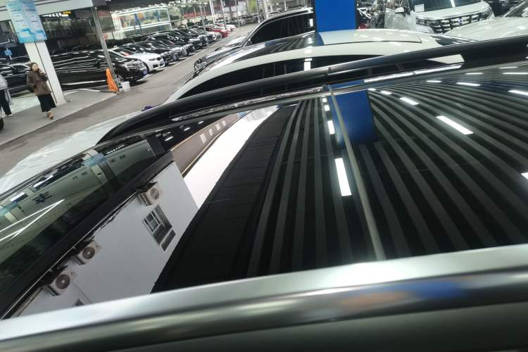 Used Mercedes-Benz GLC 2025 GLC 300 L 4MATIC Dynamic Model 5 Seats Roof