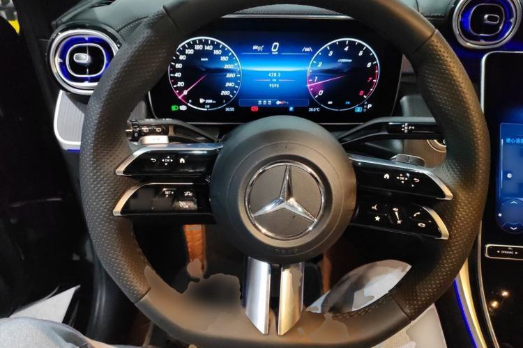 Used Mercedes-Benz GLC 2025 Facelift GLC 260 L 4MATIC Luxury Edition Steering Wheel