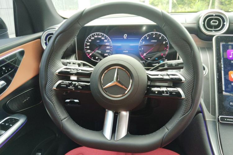 Used Mercedes-Benz GLC 2025 GLC 300 L 4MATIC Dynamic Model 5 Seats Steering Wheel