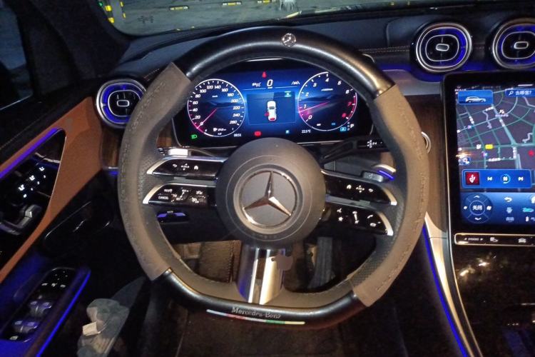 Used Mercedes-Benz GLC 2025 GLC 300 L 4MATIC Dynamic Model 5 Seats Steering Wheel
