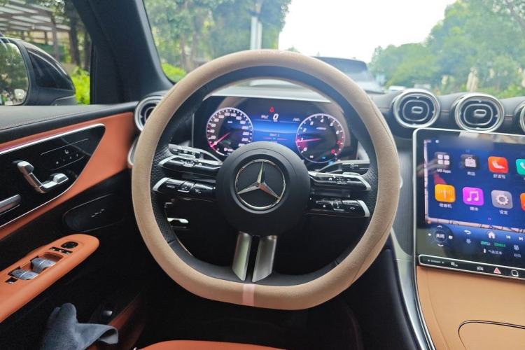 Used Mercedes-Benz GLC 2025 GLC 260 L 4MATIC Luxury Model Steering Wheel