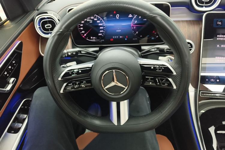 Used Mercedes-Benz GLC 2025 GLC 300 L 4MATIC Dynamic Model 5 Seats Steering Wheel