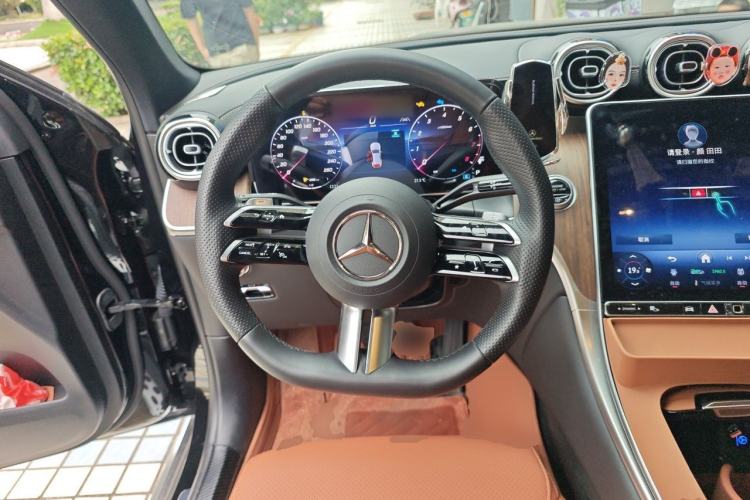 Used Mercedes-Benz GLC 2025 Refreshed GLC 300 L 4MATIC Dynamic Version 5 Seats Steering Wheel