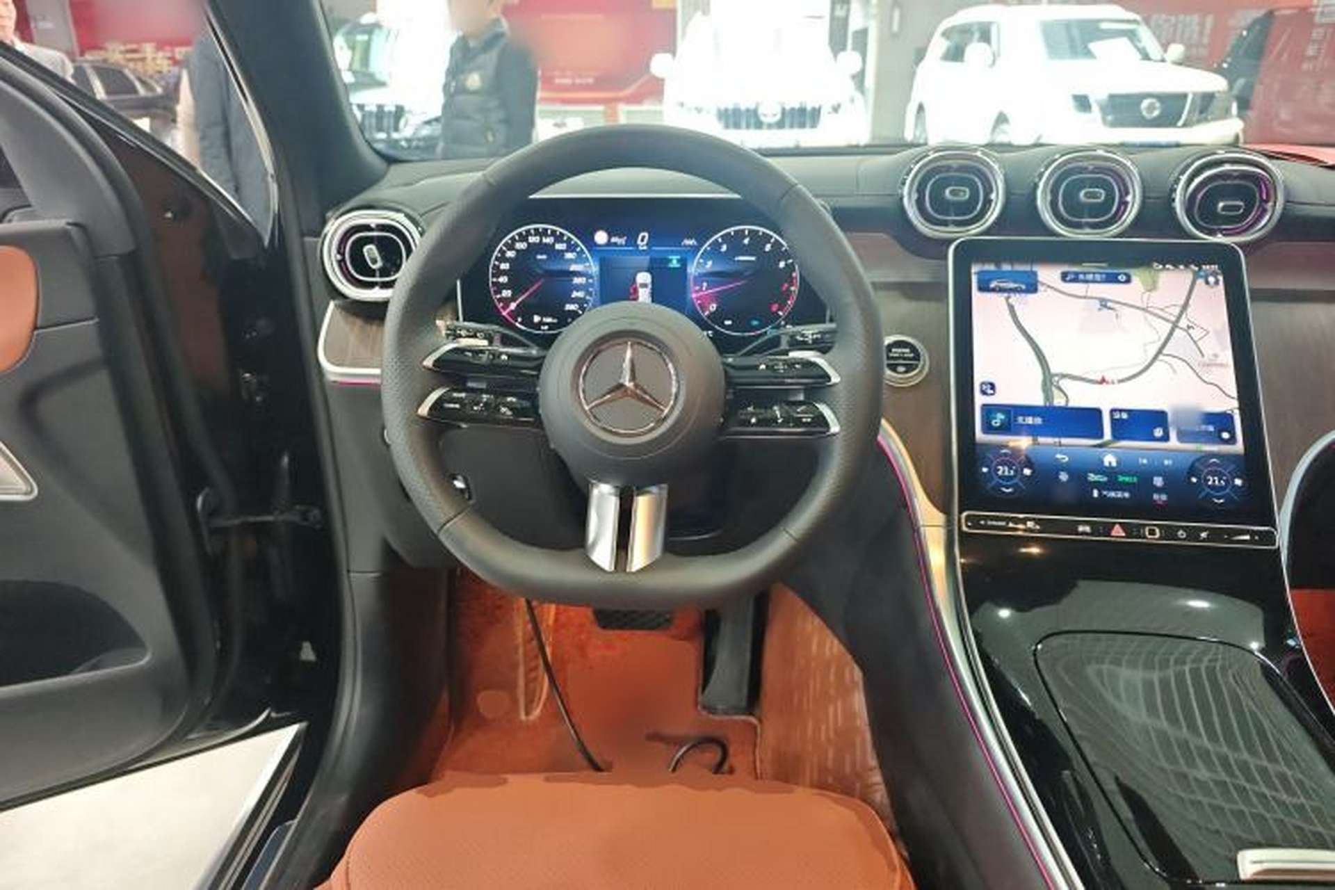 Used Mercedes-Benz GLC 2025 Refreshed GLC 300 L 4MATIC Dynamic Version 5 Seats Steering Wheel