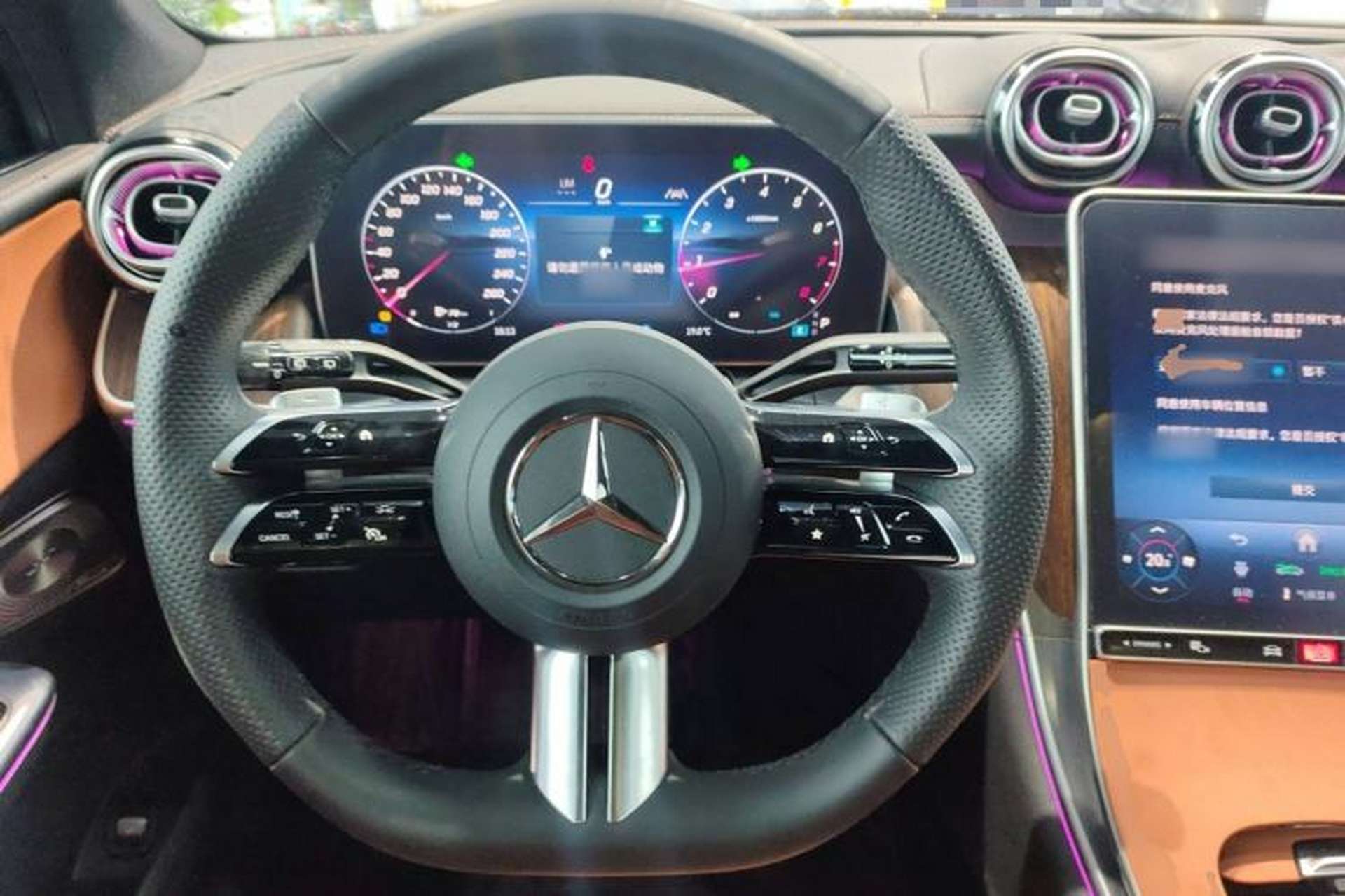 Used Mercedes-Benz GLC 2025 Refreshed GLC 300 L 4MATIC Dynamic Version 5 Seats Steering Wheel